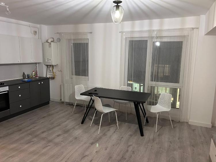 Apartament cu 2 camere decomandat în Calea Moldovei