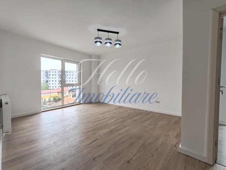 Apartament cu 4 camere semidecomandat în Dâmbul Rotund