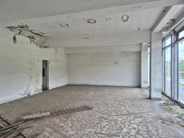 Spațiu comercial, de 500 mp, în Luncă