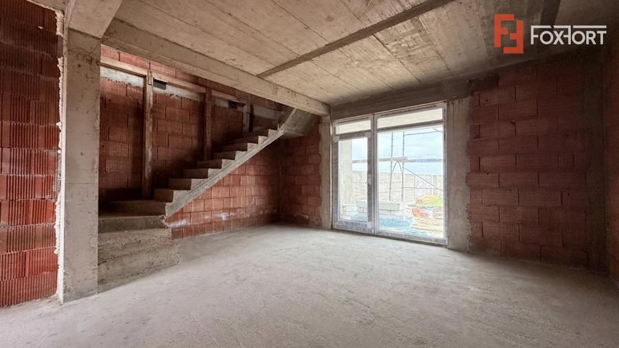 Duplex cu 4 camere cu Canalizare în Moșnița Nouă