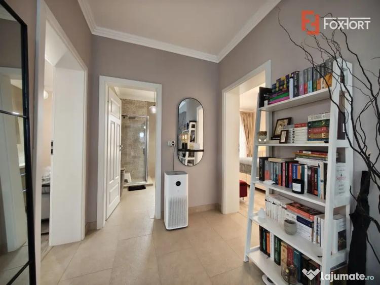 Apartament cu 3 camere decomandat în Girocului