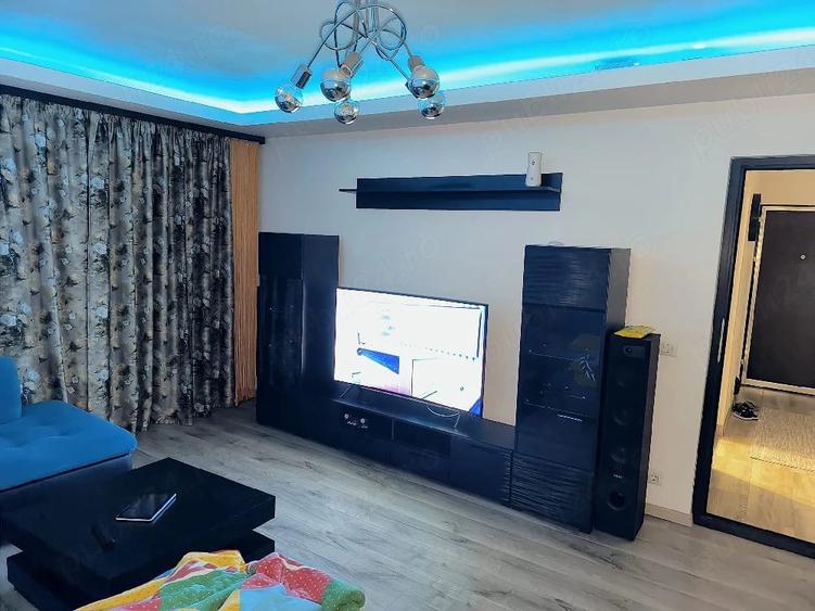 Apartament cu 4 camere decomandat în Central