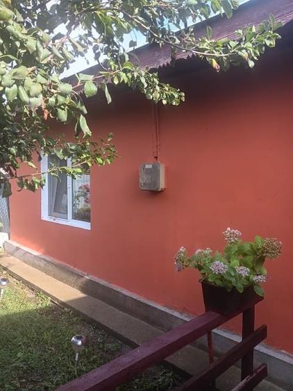 Casă individuală cu 4 camere cu Canalizare în Central