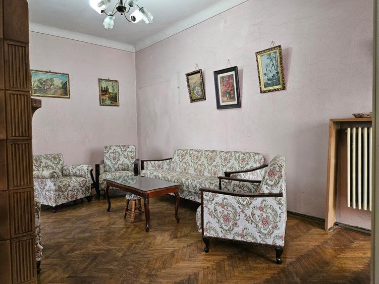 Apartament cu 3 camere semidecomandat în Știrbei Vodă