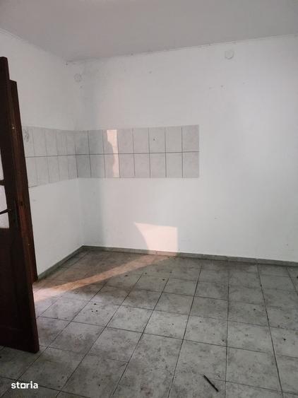 Casă cu 4 camere cu Teren 368 Mp în Gorjului