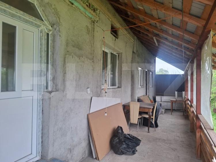 Casă individuală cu 5 camere cu Teren 2300 Mp în Mătăsaru