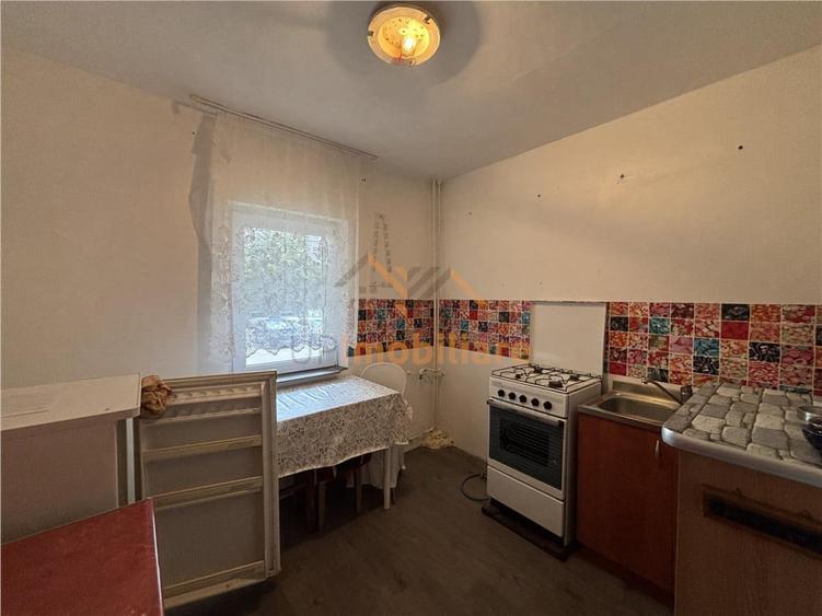 Apartament cu 3 camere decomandat în Decebal