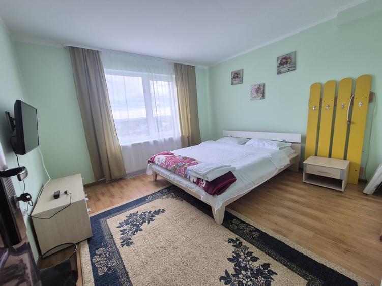 Casă individuală cu 10 camere cu Teren 1000 Mp în Arbore