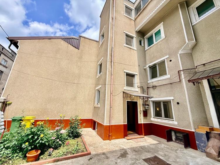 Duplex cu 4 camere cu Teren 100 Mp în Unirii
