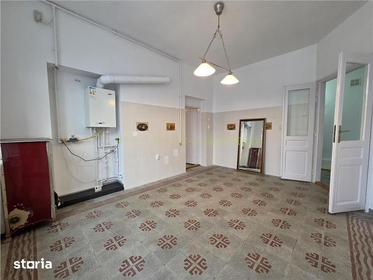 Apartament cu 4 camere decomandat în Centrul Istoric