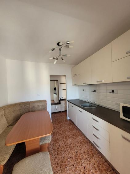 Apartament cu 2 camere decomandat în Valea Aurie