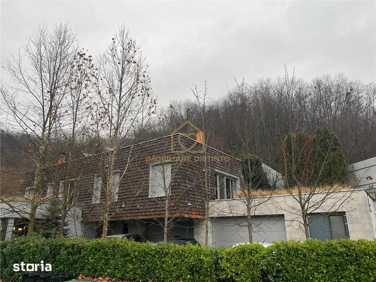 Casă cu 4 camere cu Teren 2530 Mp în Central