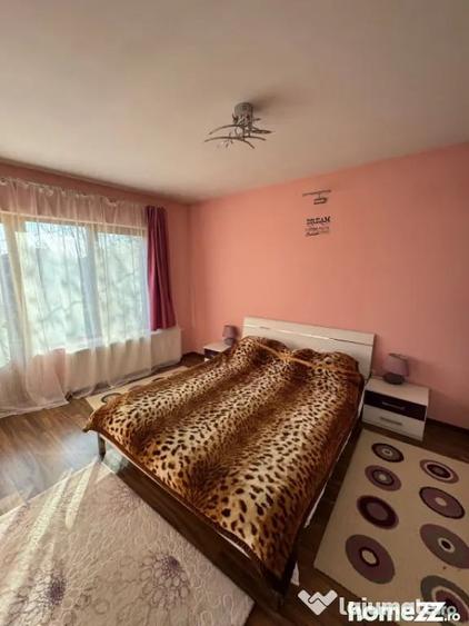 Casă cu 8 camere cu Teren 380 Mp în Griviței