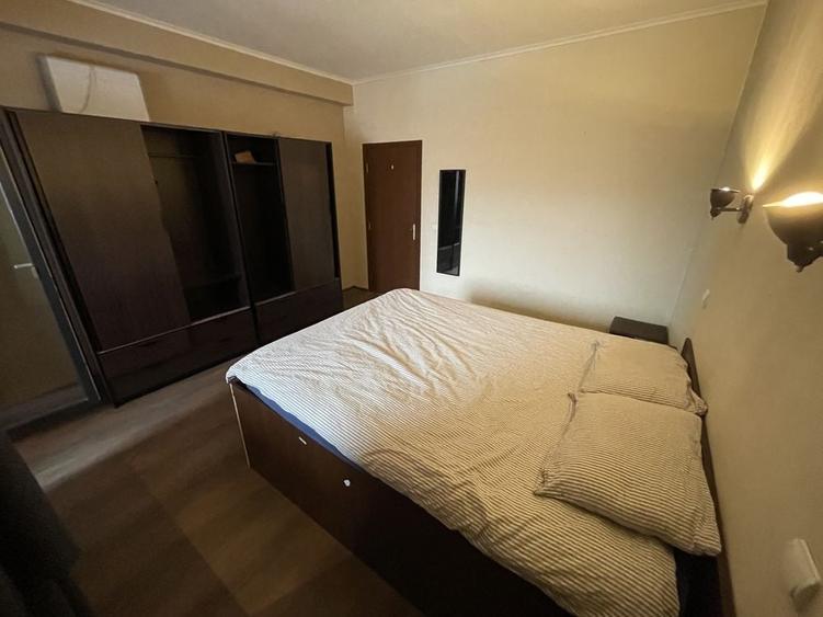 Apartament cu 3 camere decomandat în Florești