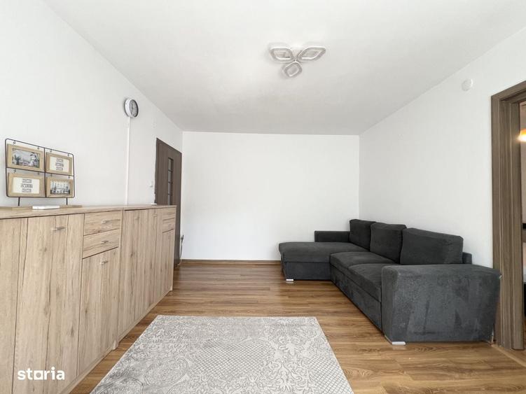Apartament cu 3 camere semidecomandat în Dâmbovița