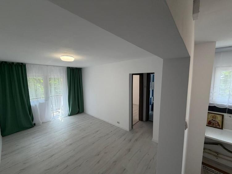 Apartament cu 2 camere semidecomandat în Ferentari
