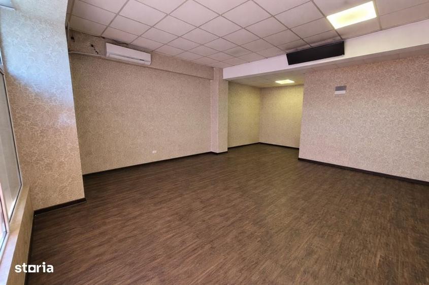 Spațiu comercial, de 45 mp, în Baza 3
