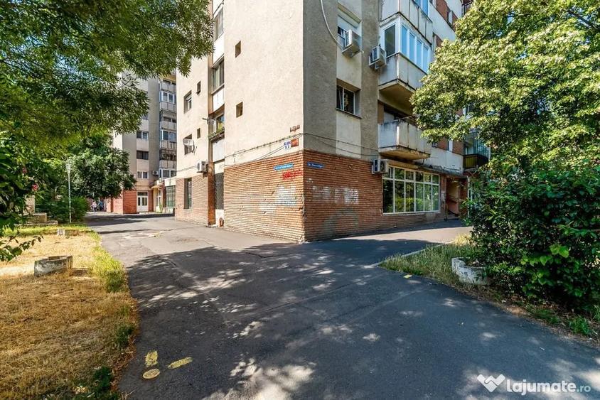 Spațiu comercial, de 400 mp, în Micălaca