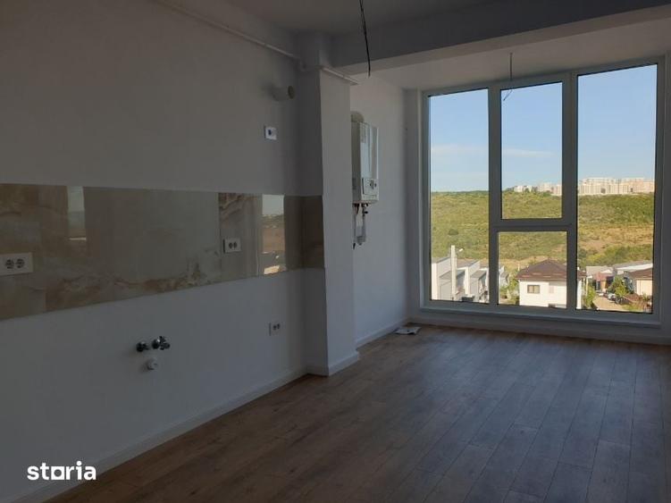 Apartament cu 3 camere decomandat în Rediu