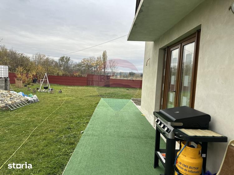 Casă cu 4 camere cu Teren 5000 Mp în Girov