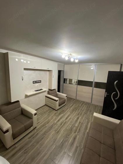Apartament cu 3 camere semidecomandat în Țiglina 1