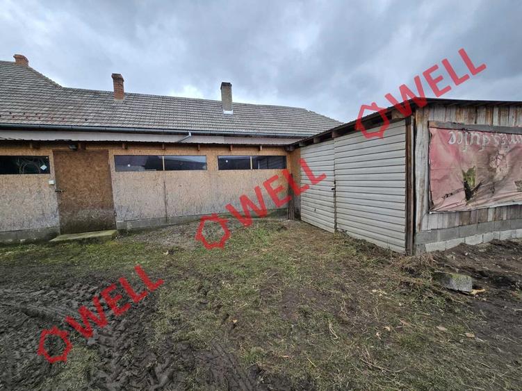 Casă cu 3 camere cu Teren 3233 Mp în Central