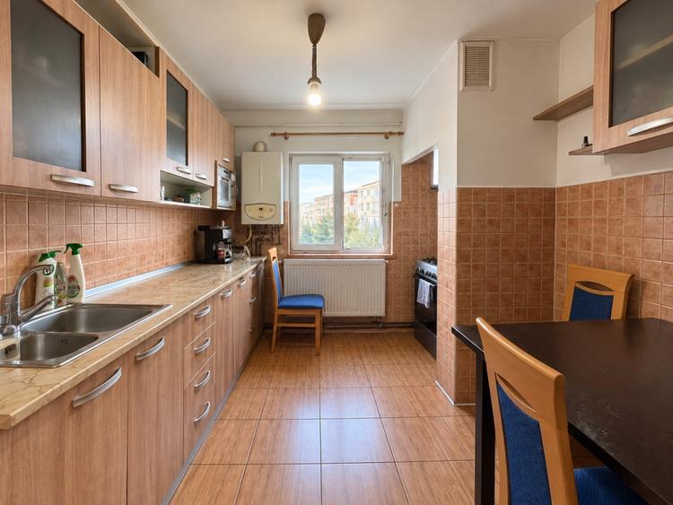 Apartament cu 2 camere decomandat, mobilat în Hotvon