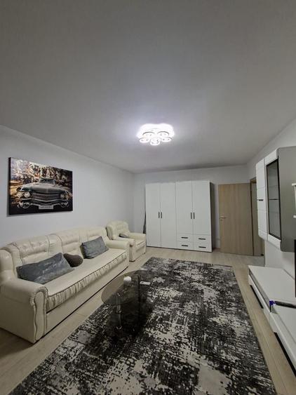 Apartament cu 2 camere, mobilat în Central
