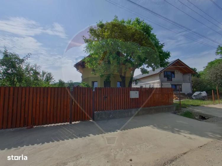 Casă cu 4 camere cu Teren 659 Mp în Câmpulung la Tisa