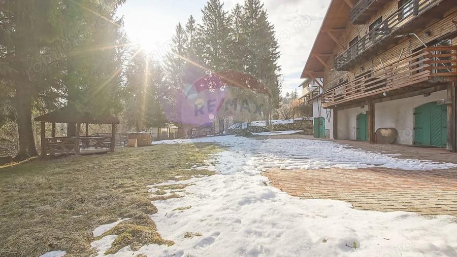 Casă cu 16 camere cu Teren 1368 Mp în Timișu de Sus