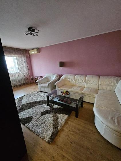 Apartament cu 2 camere decomandat, mobilat în Piața Centrală