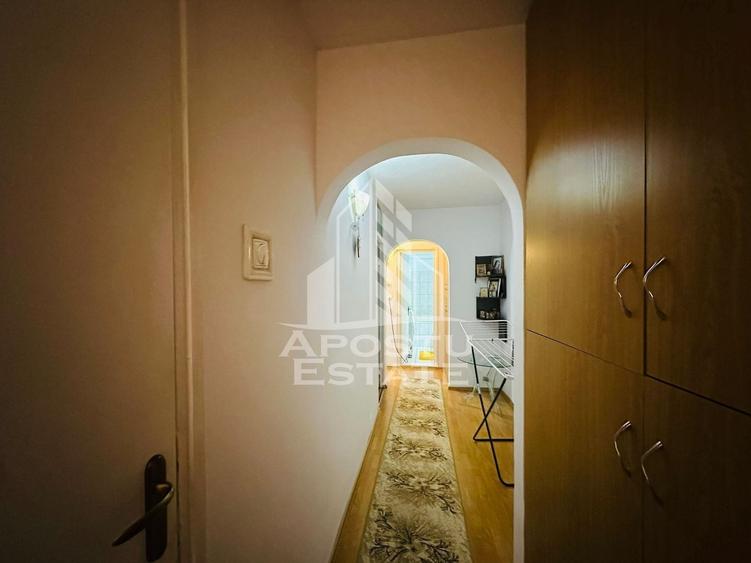 Apartament cu 3 camere decomandat, mobilat în Micălaca