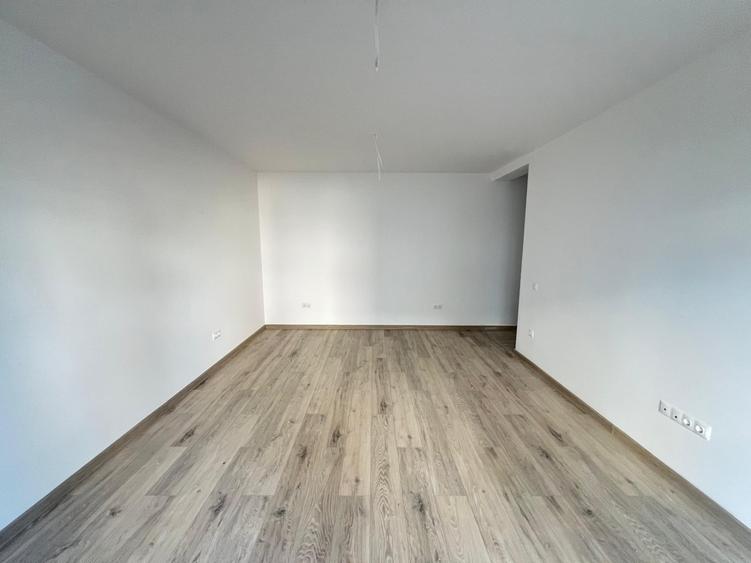 Apartament cu 3 camere decomandat în Sânpetru