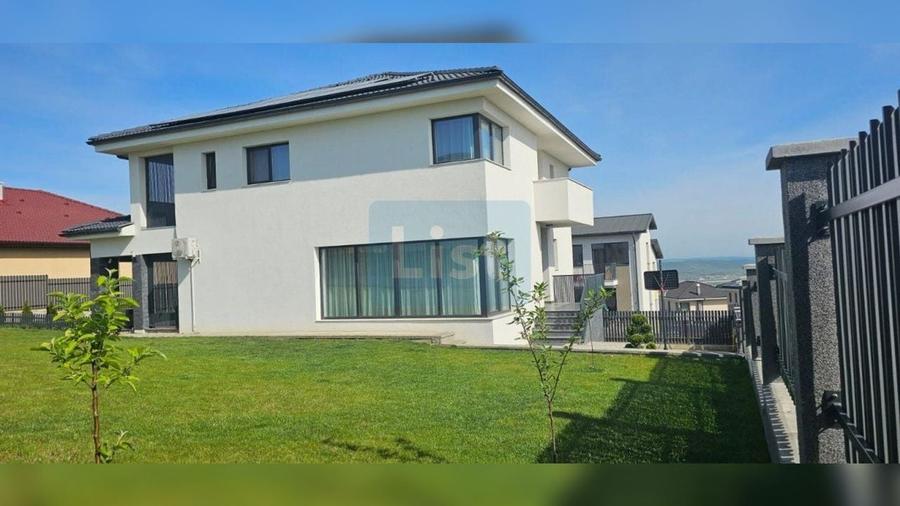 Casa ultrafinisata, garaj, panouri fotovoltaice - 2