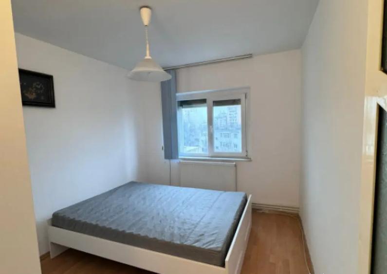 Apartament cu 3 camere decomandat, mobilat în Tomis III