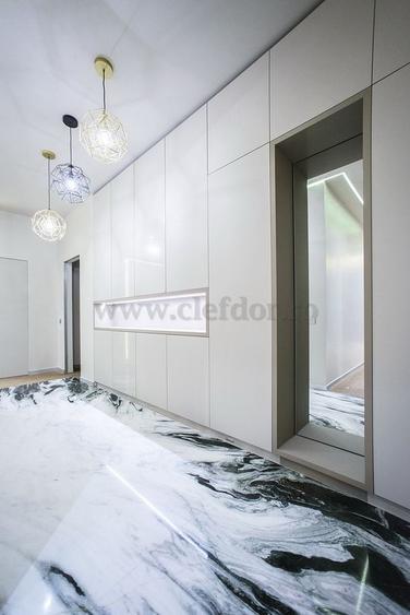 Apartament cu 5 camere decomandat, mobilat în Pipera