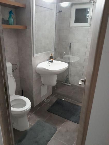 Apartament cu 2 camere semidecomandat, mobilat în Complex Studențesc