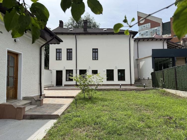 Casă cu Teren 1000 Mp în Central