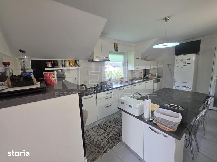 Casă cu 7 camere cu Teren 1000 Mp în Mitocu Dragomirnei