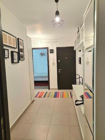 Apartament cu 2 camere, mobilat în Tractorul