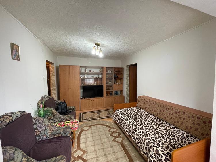 Apartament cu 2 camere semidecomandat în Trivale