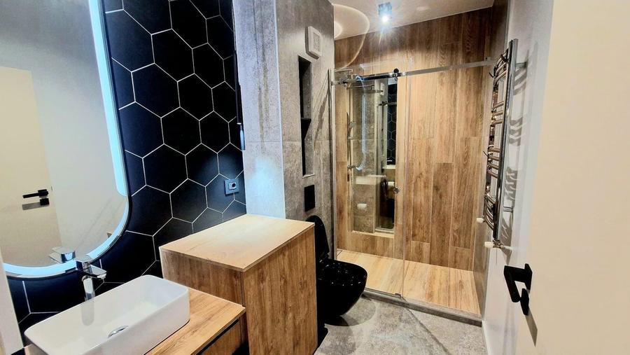 Apartament cu 2 camere decomandat, mobilat în Universitate
