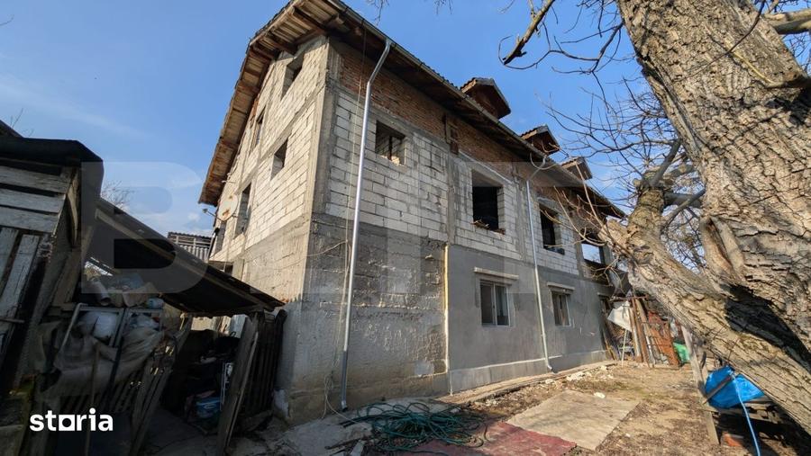 Casă cu 7 camere cu Teren 1656 Mp în Hulubești