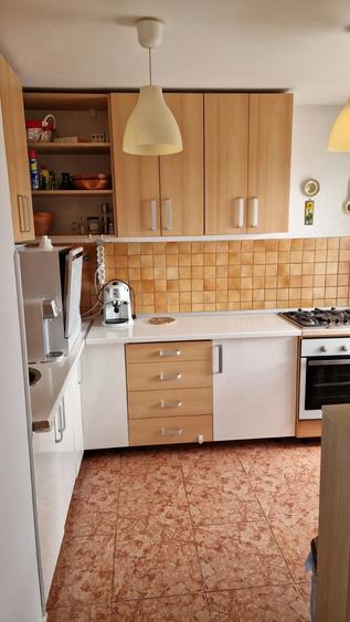 Apartament cu 2 camere semidecomandat, mobilat în Central