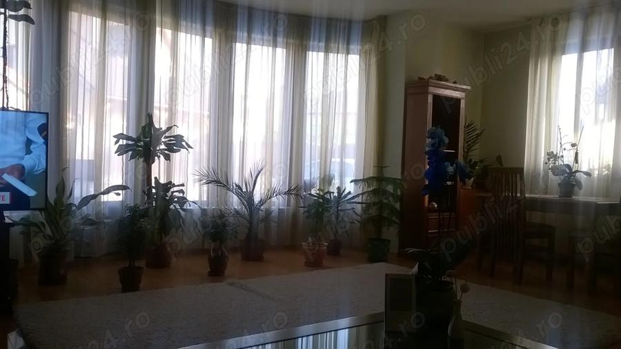 Casă cu 5 camere cu Teren 380 Mp în Central