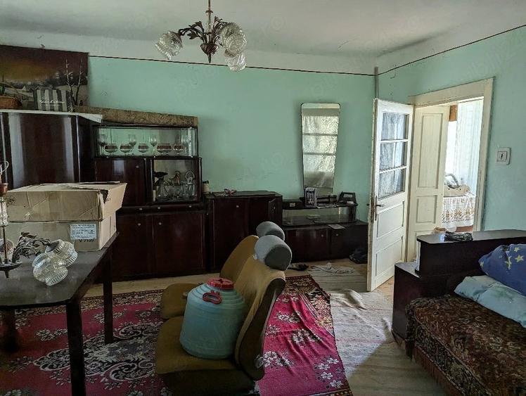 Casă cu 5 camere cu Teren 1000 Mp în Pomi