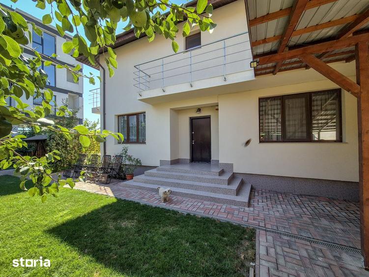 Casă cu 6 camere cu Teren 489 Mp în Central