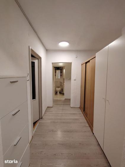 Apartament cu 3 camere în Micro 6