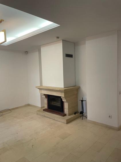 Duplex cu 8 camere cu Canalizare în Iancu Nicolae