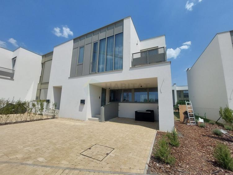 Casă cu 4 camere cu Canalizare în Tunari